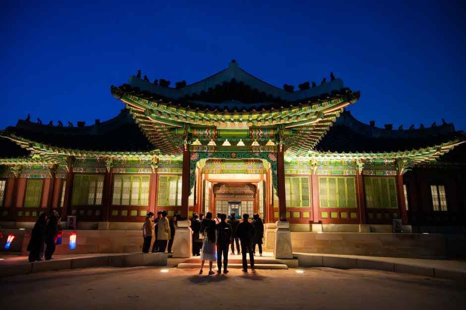 Changdeokgung Moonlight Tour