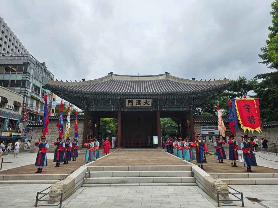 Seoul Royal Palace Changing of the Guard Ceremony